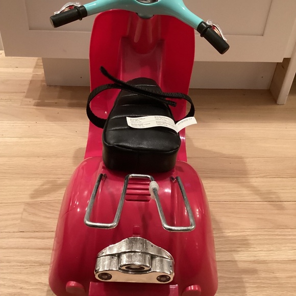 Our Generation Doll + Bike Scooter Like New - Picture 6 of 8